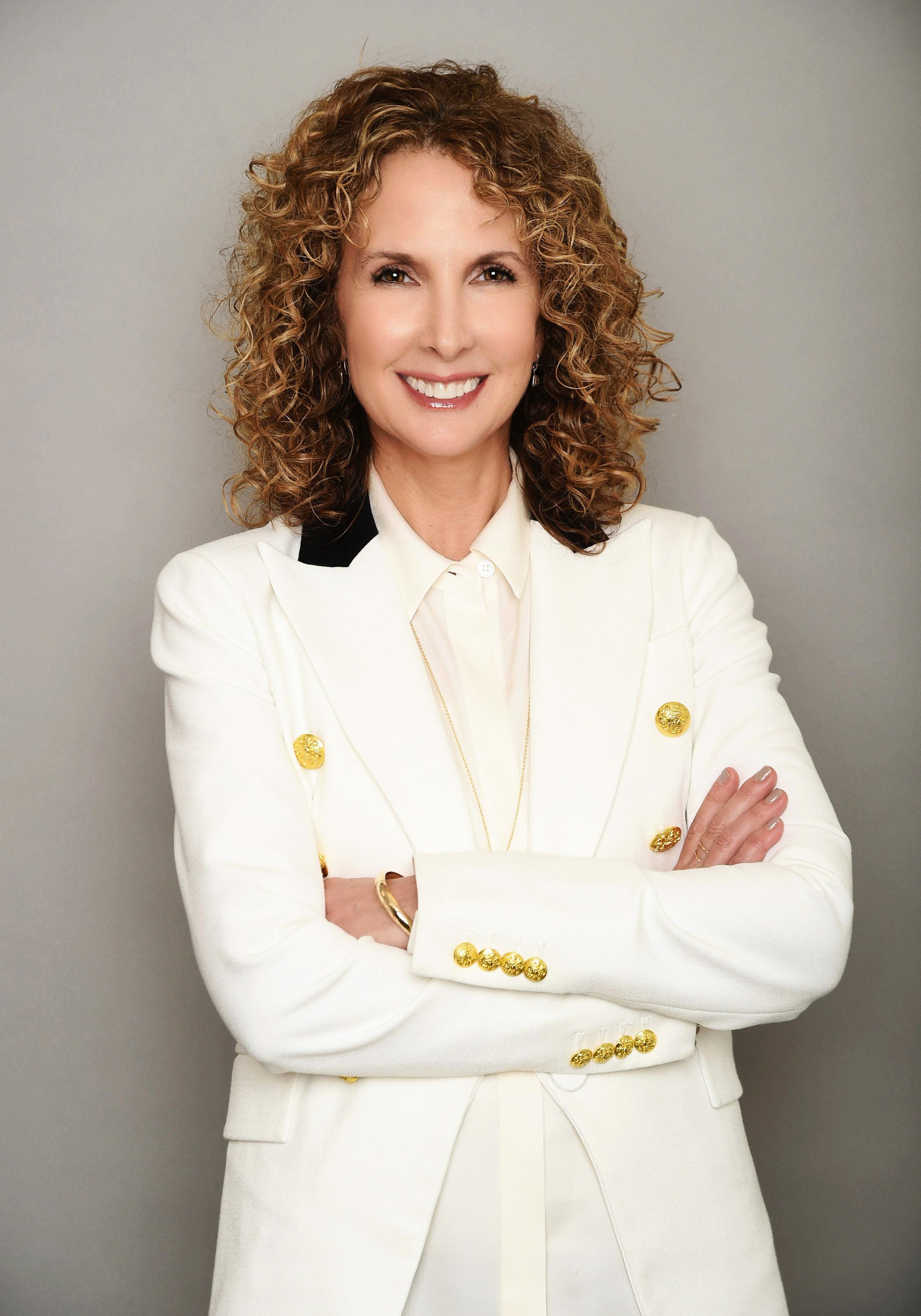 Portrait of Aimee Leone (‘84)