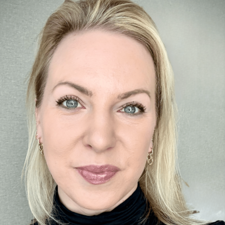 Portrait of Kate Pfetsch '05