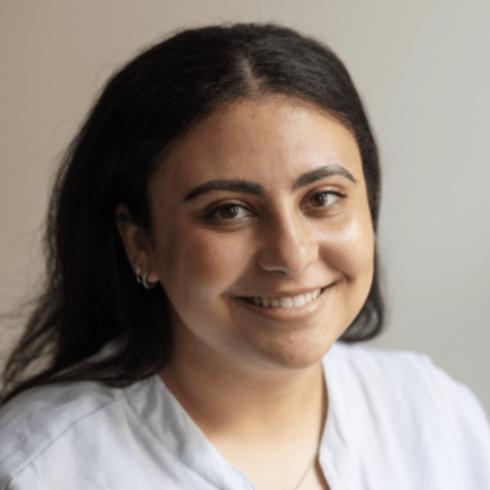 Portrait of Sarah Elbeshbishi ’22